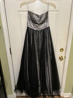 Dresses by deb, 9/10, black and silver, formal dress